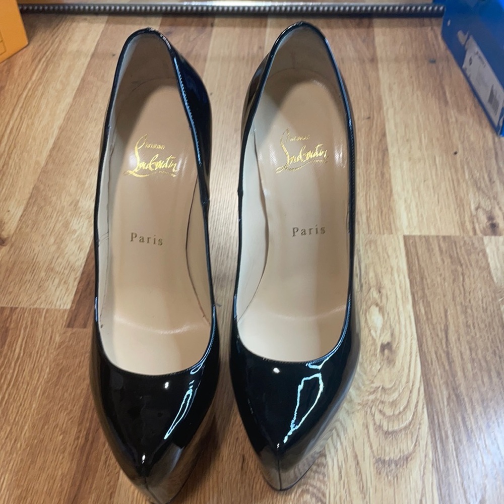 Christian Louboutin Sz 7 black